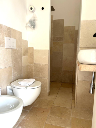 Bathroom 3, Relais Trulli Le Icone, Brindisi