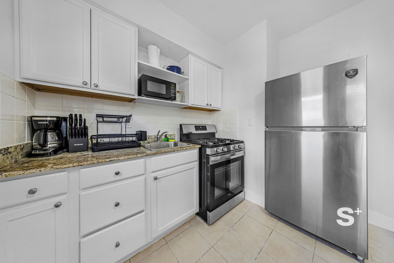 Private kitchen 3, Relax & Unwind - Cozy Studio, Miami-Dade