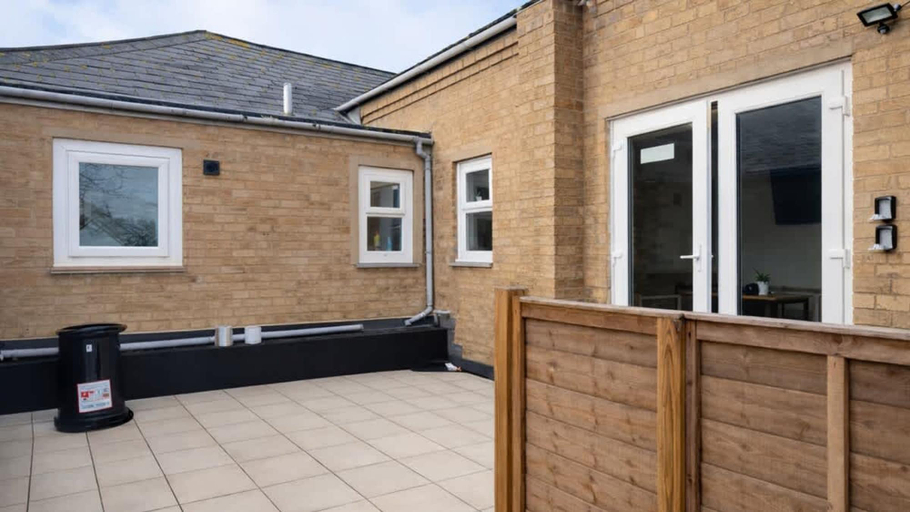 Room 3, Ramsey 2BR Apart NR A14 A1 Long Stay Discount, Cambridgeshire