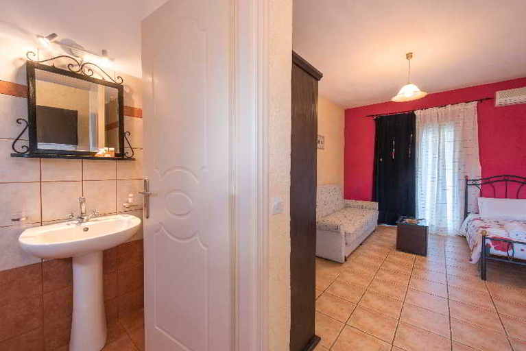 Bathroom 4, Pension Porto Tsi Ostrias, Ionian Islands