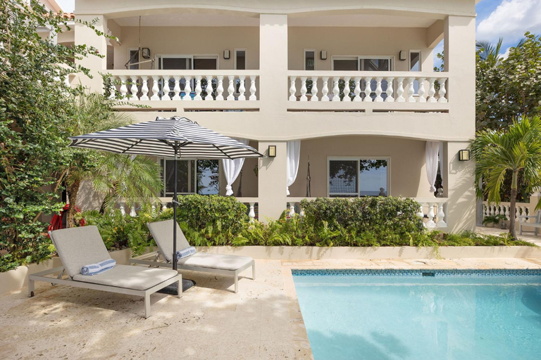 Sport & Beauty 2, Tres Sirenas Beach Inn