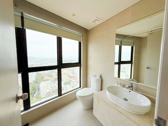 Bathroom 4, Gold Coast Centre Apartment Nha Trang, Nha Trang