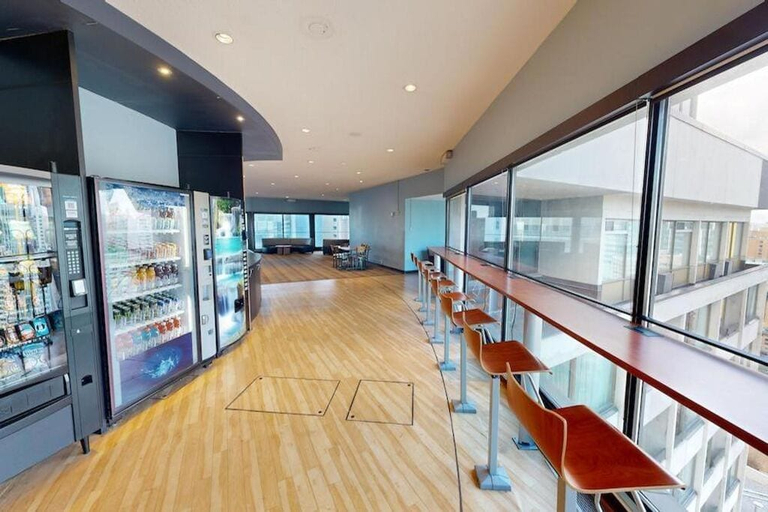 Bar (on property), Chestnut Residence & Suites, Toronto