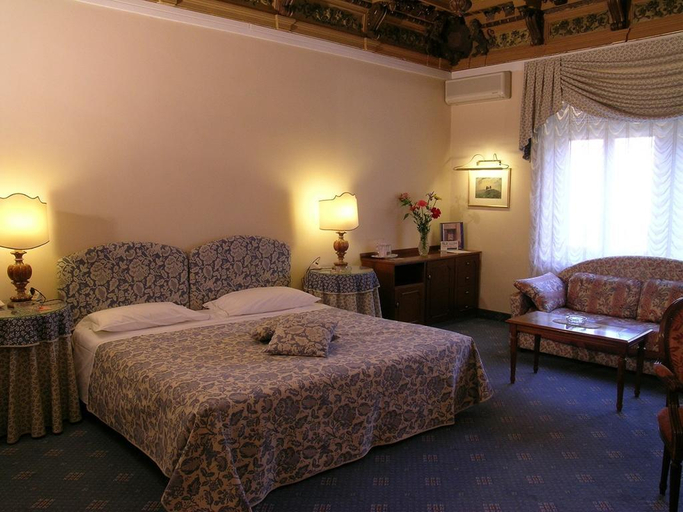 Bedroom 4, Camin Hotel Luino, Varese