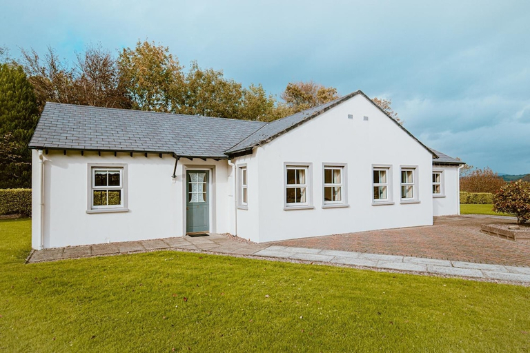 Exterior & Views 2, Westlodge Hotel
