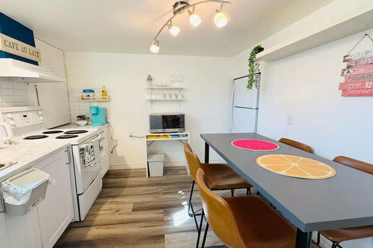 Private kitchen 3, Sunrise Hotel & Suites, Toronto