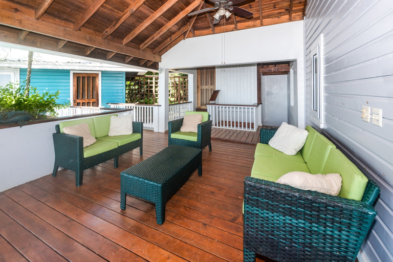 Terrace/patio 4, Top Ridge Views 2 Bedroom Home, Roatán