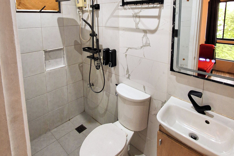 Bathroom 4, Windy Ridge Hotel Malate Manila, Manila City