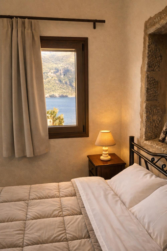 Others 2, Castello, Peloponnese