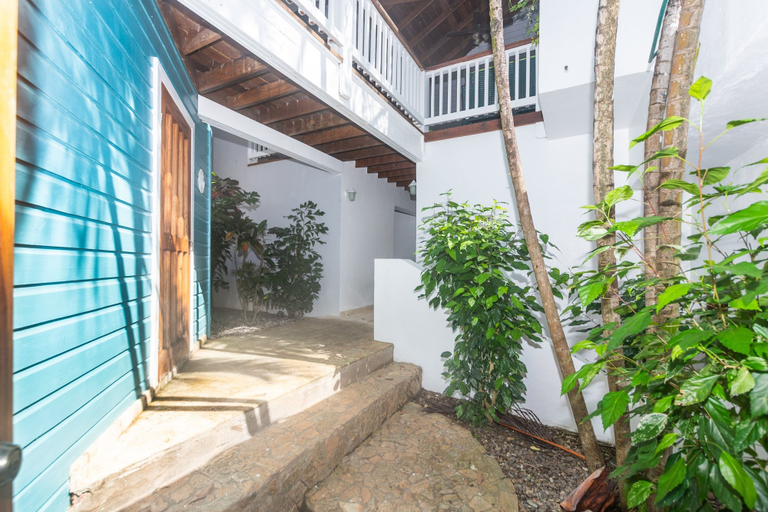 Exterior detail 3, Top Ridge Views 2 Bedroom Home, Roatán
