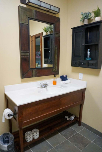 Bathroom 4, Soaring Eagle # 216 2 Bedrooms, 2 Full Baths:slopeside, Hot Tubs, Underground Parking, Pocahontas