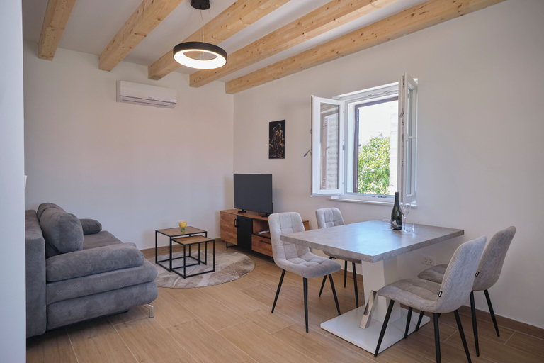 Others 5, Adriatic Shell Apartments, Okrug