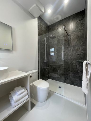 Bathroom 4, Château de Pierre - Par Aneyro, Communauté-Urbaine-de-Québec