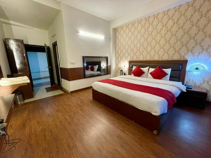 Bedroom 2, Hotel Sitara International, Kullu