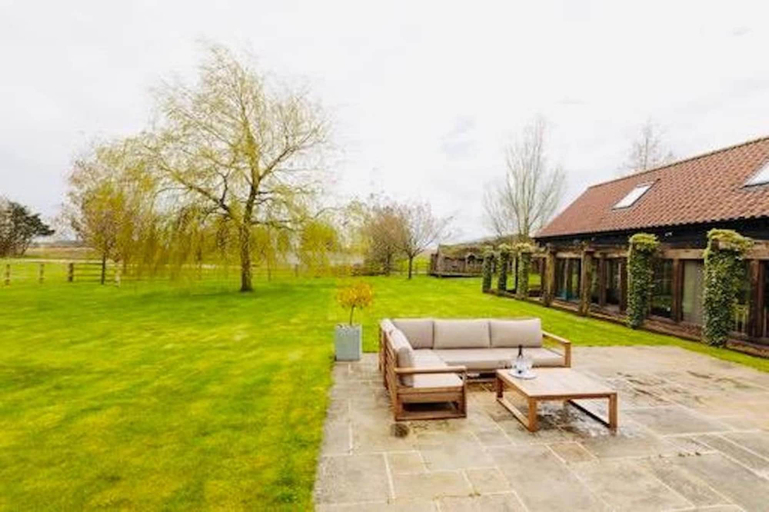 Room 4, TYE Barn 5BR With Games Room Pet Friendly, Cambridgeshire