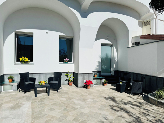 Others 5, YourHome - L'Ammiraglio Apartments, Napoli