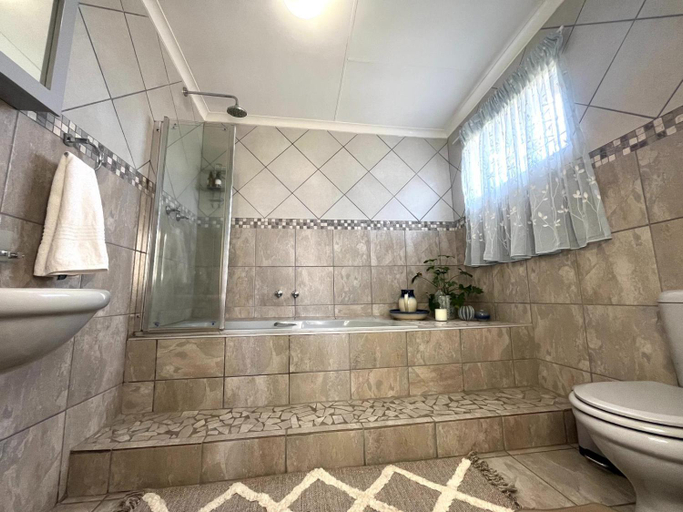Bathroom 4, Uitzicht Private Nature Reserve and Lodge, Thabo Mofutsanyane