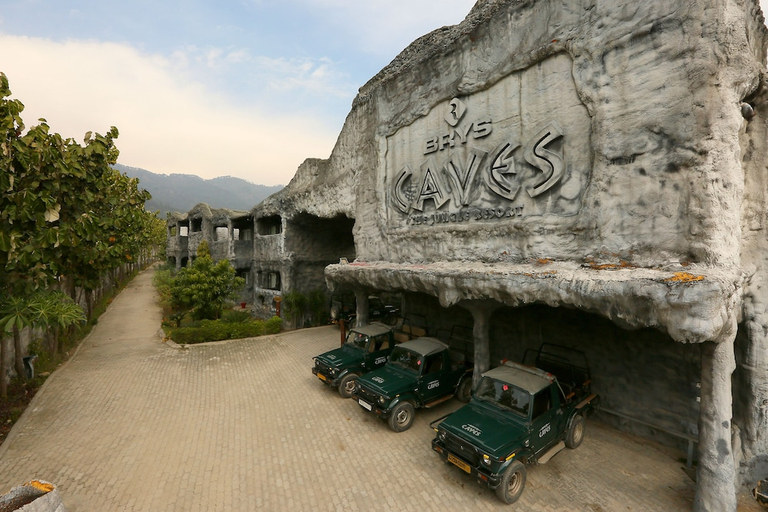 Others 3, HOTEL BRYS CAVES, Almora