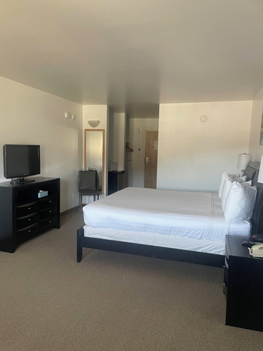Room 4, Sunshine Inn Houston, Bulkley-Nechako