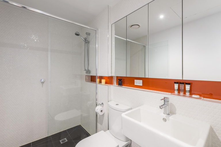 Bathroom 5, Oaks Melbourne South Yarra Suites, Melbourne