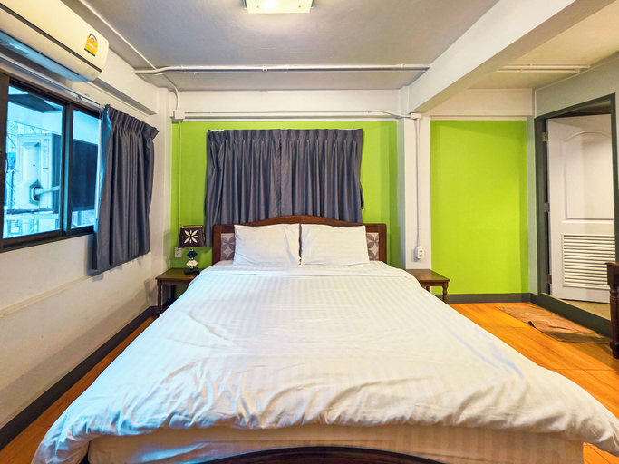 Room 4, Thepmongkol House, Phra Nakhon