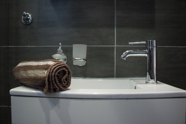 Bathroom 4, Sunshine Suites