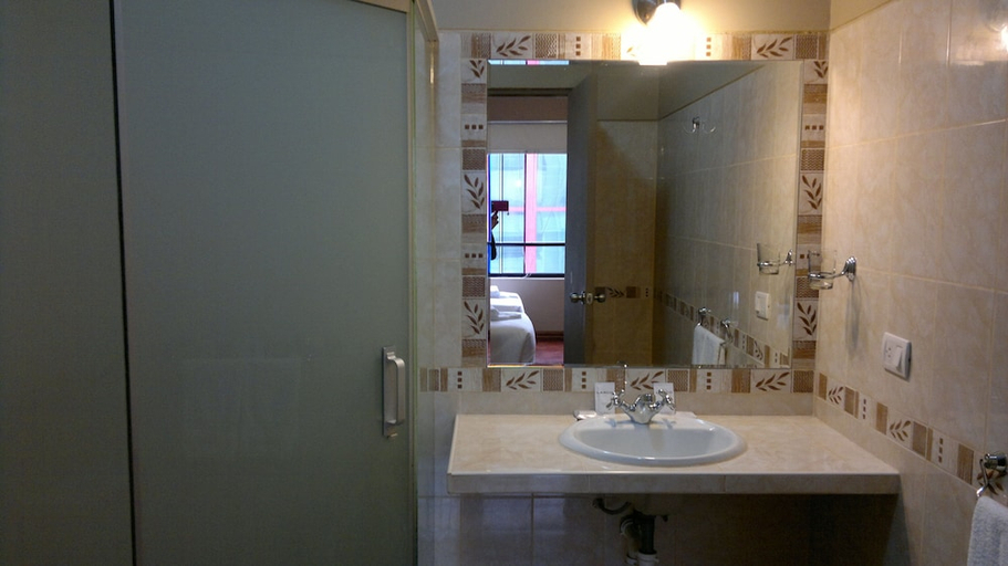 Bathroom 3, Suites Larco 656, Lima