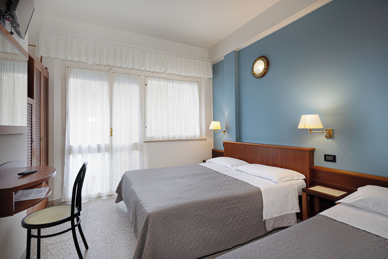 Bedroom 3, Hotel Avana, Rimini