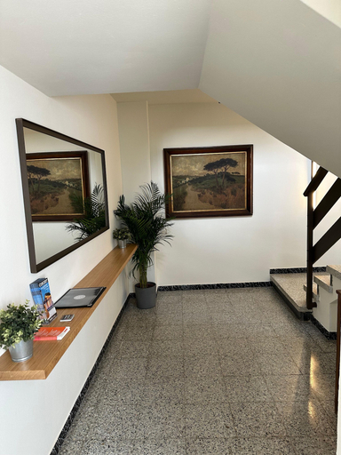Others 5, L'illa Hotel, Girona