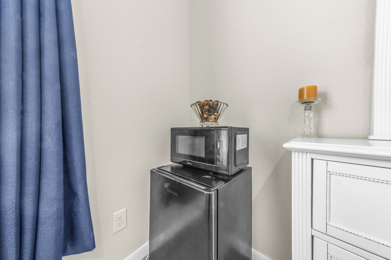 Interior 5, Cypress - Private Bedroom in Shared Home, Houston