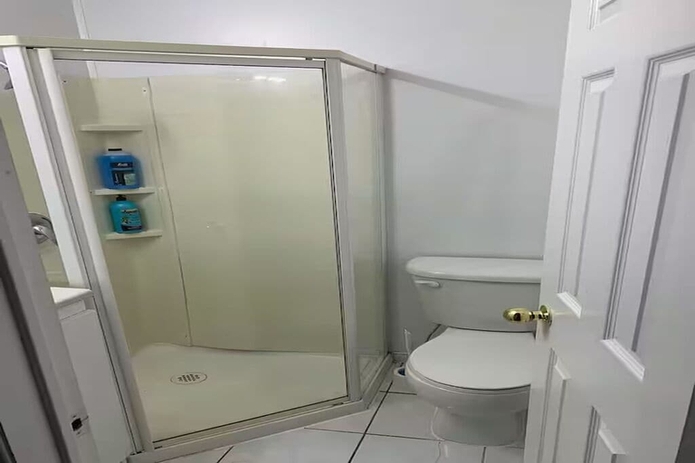 Bathroom 5, 588 Hotel Suites, Toronto