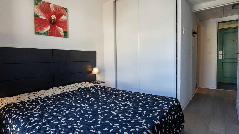Room 5, Serene Countryside Residence in Grasse, Alpes-Maritimes