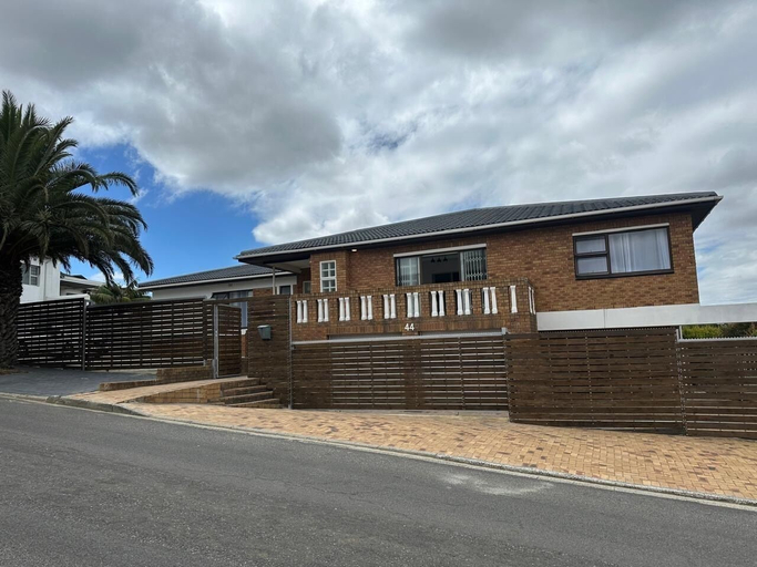 Exterior, Plattekloof guest house, City of Cape Town