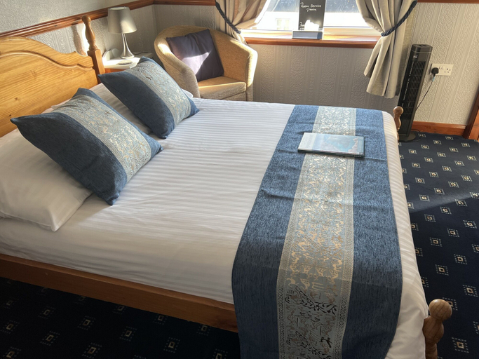 Bedroom 2, The Gower Hotel, Pembrokeshire