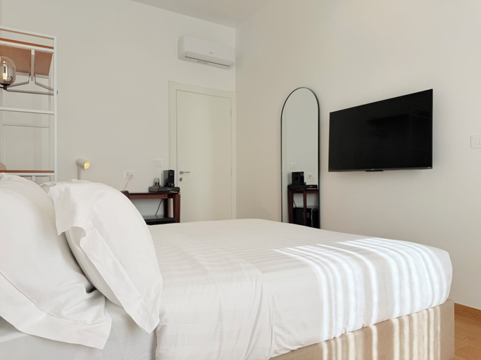 Room 4, HAUS OF LEMONS, Rome