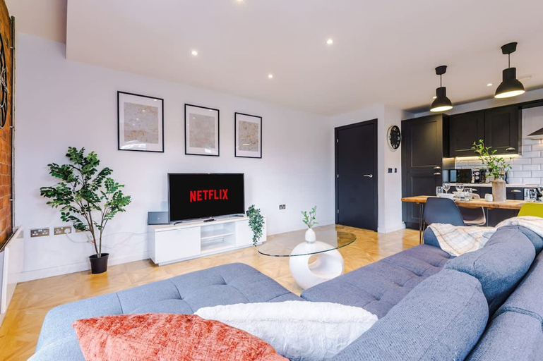 Room 2, Modern 2-bed Flat in Central Leeds - Sleeps 6, Leeds