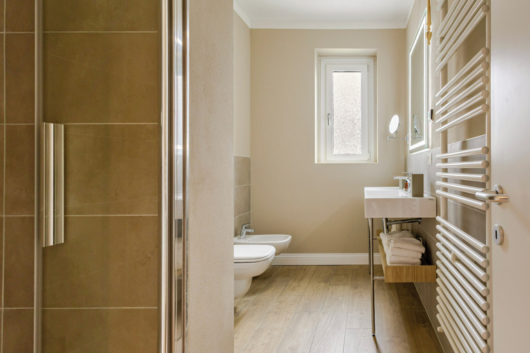 Bathroom 4, Guild Living Siena Senior Resort & Residence, Siena