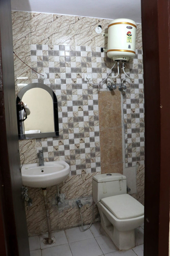 Bathroom, Ashram Gopi Dham near Motichur Range, Dehradun