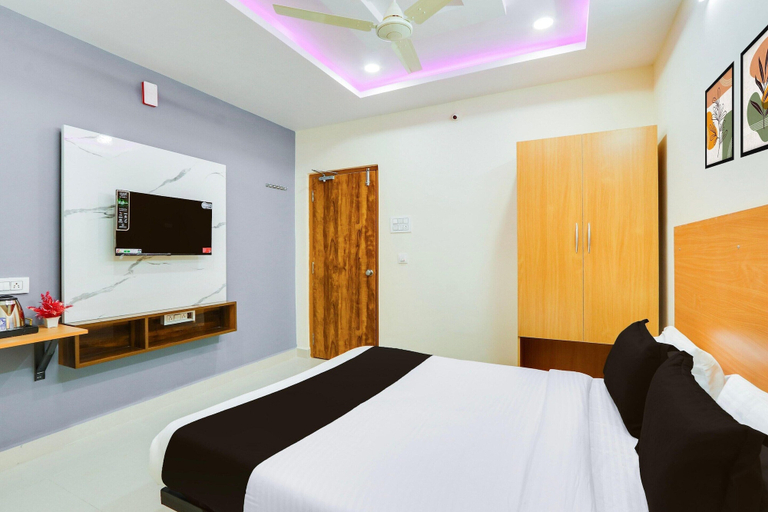 Room 2, Deluxesri Balaji Luxury Rooms, Hyderabad