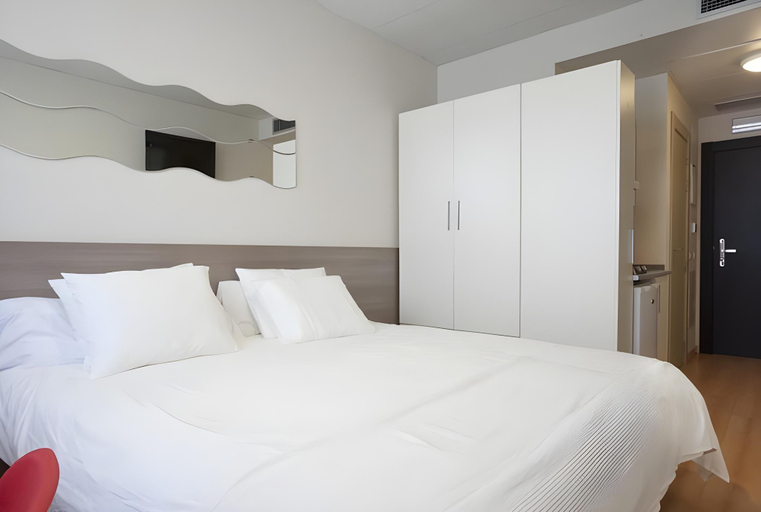 Bedroom 3, Vertice Roomspace, Madrid