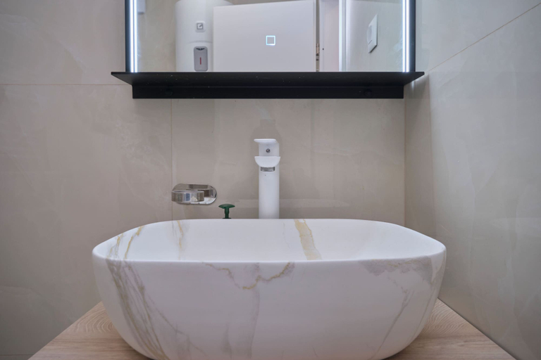 Bathroom 4, Adriatic Shell Apartments, Okrug