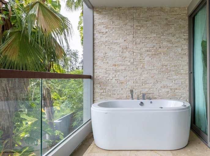 Bathroom 5, Majestic 2BR with garden view in Regent, Pulau Phuket
