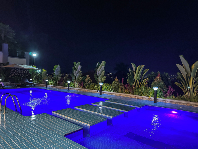 Pool 2, Vee Serviced Apartments & Hotel, Busiiro