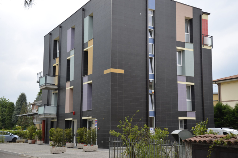 Exterior 5, La Formica, Modena