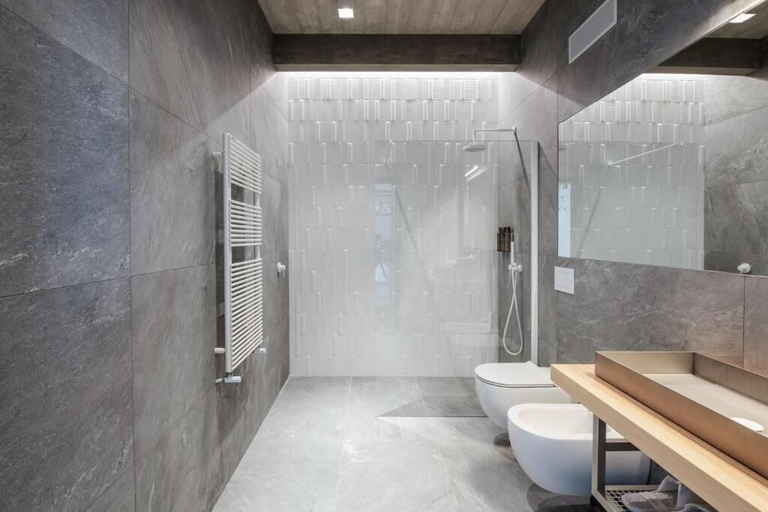 Bathroom 5, Vineho, Cuneo