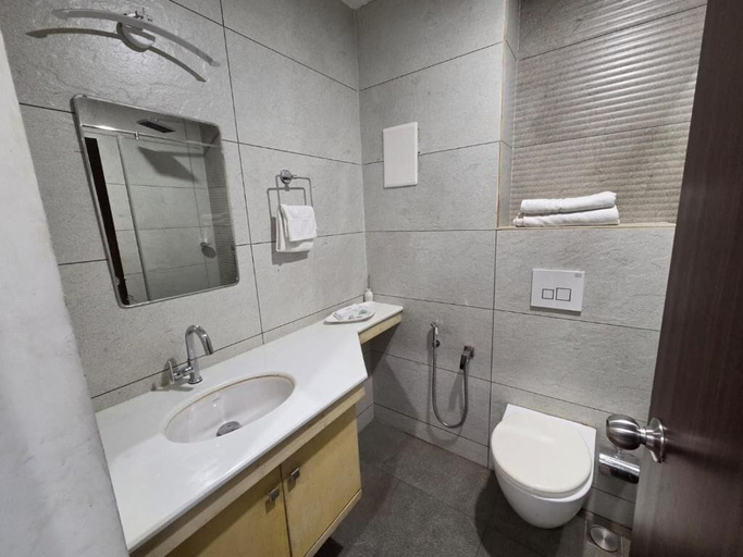 Bathroom 3, PetRose Business Hotel, Ernakulam