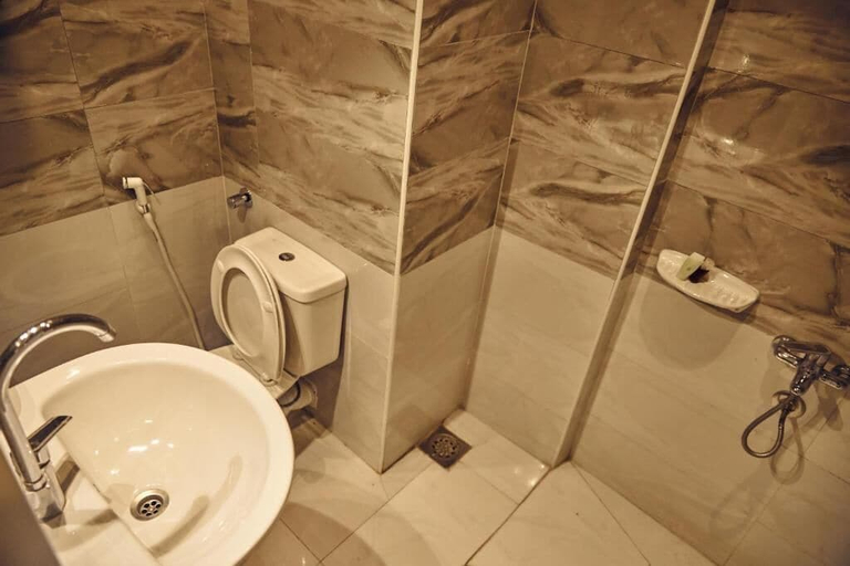 Bathroom 2, Town Hotel Hurghada, Al-Ghurdaqah