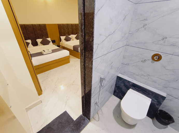 Bathroom 4, Hotel Hari Sajan, Ujjain