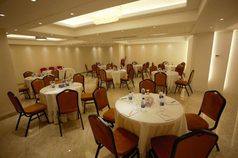 Food & Drinks 5, Shinepukur Suites, Dhaka