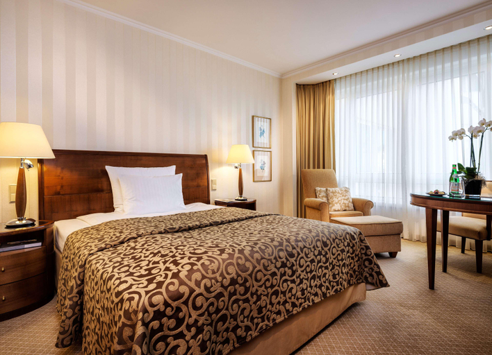 Bedroom 3, Hotel Nassauer Hof, Wiesbaden